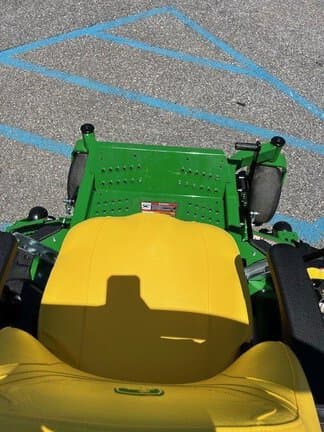 Image of John Deere Z720E equipment image 3