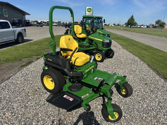 2026 John Deere Z720E Equipment Image0