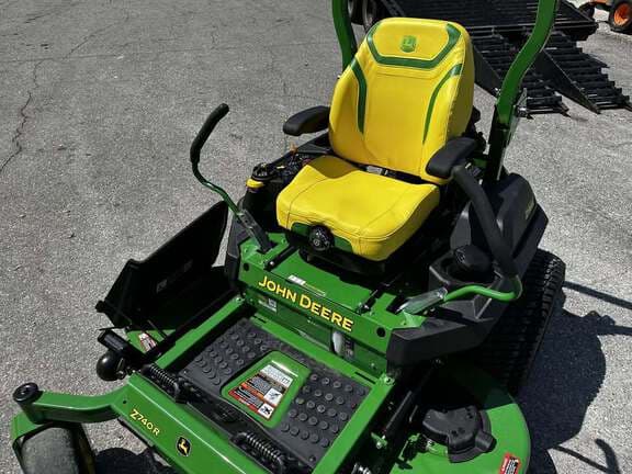 Image of John Deere Z740R equipment image 2