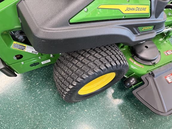 Image of John Deere Z920M equipment image 4