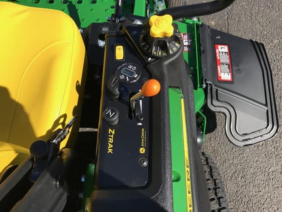 Image of John Deere Z920M equipment image 2