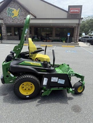 2026 John Deere Z920M Equipment Image0