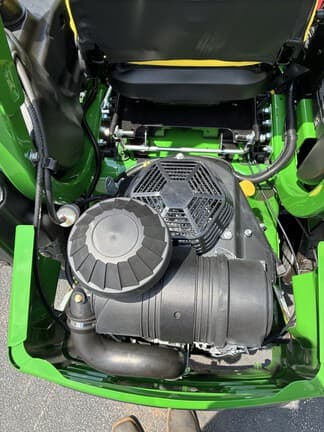 Image of John Deere Z920M equipment image 4