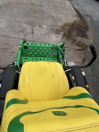 Image of John Deere Z920M equipment image 1