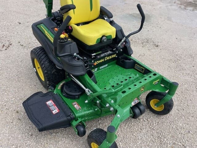 Image of John Deere Z920M equipment image 1