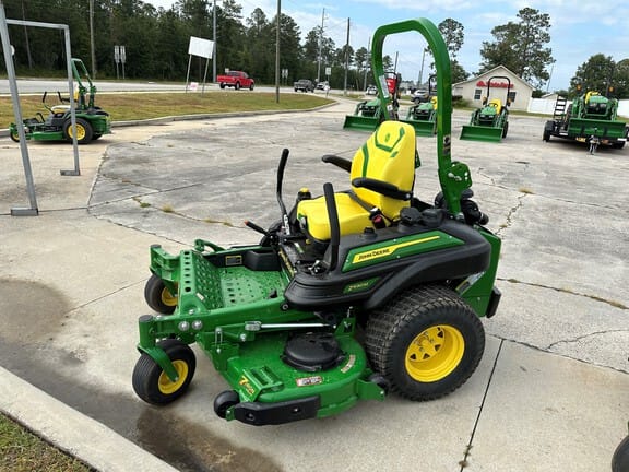 2026 John Deere Z930M Equipment Image0