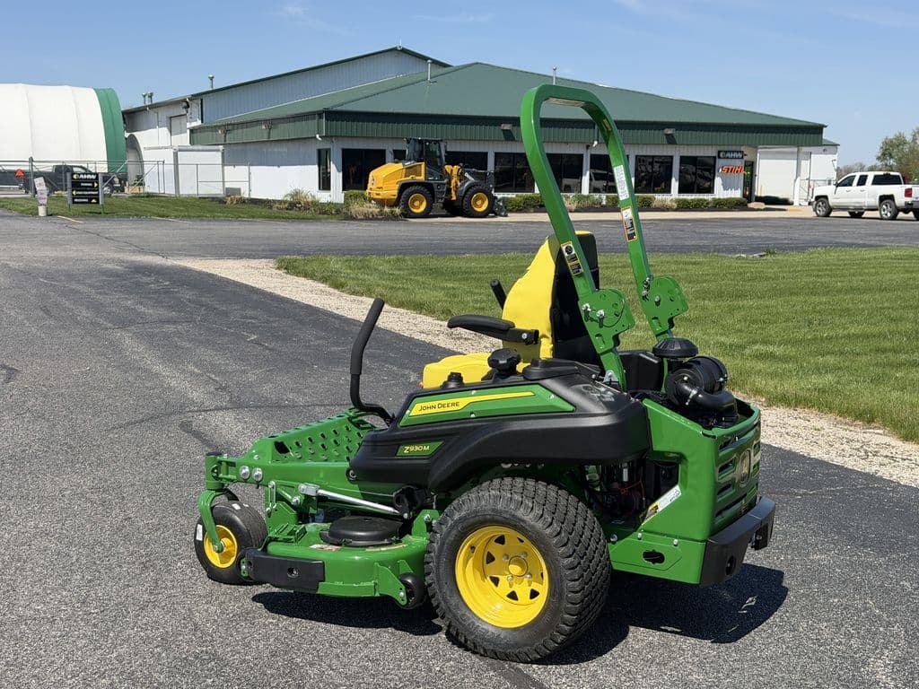 Image of John Deere Z930M Image 1