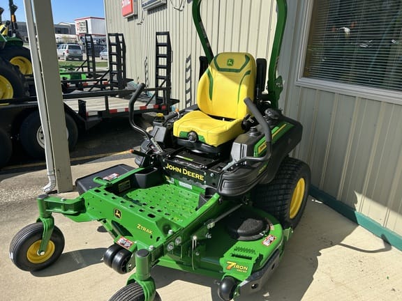 2026 John Deere Z930M Equipment Image0