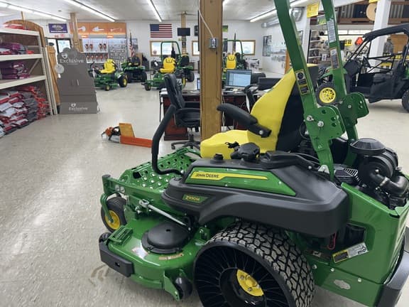 Image of John Deere Z930M equipment image 2