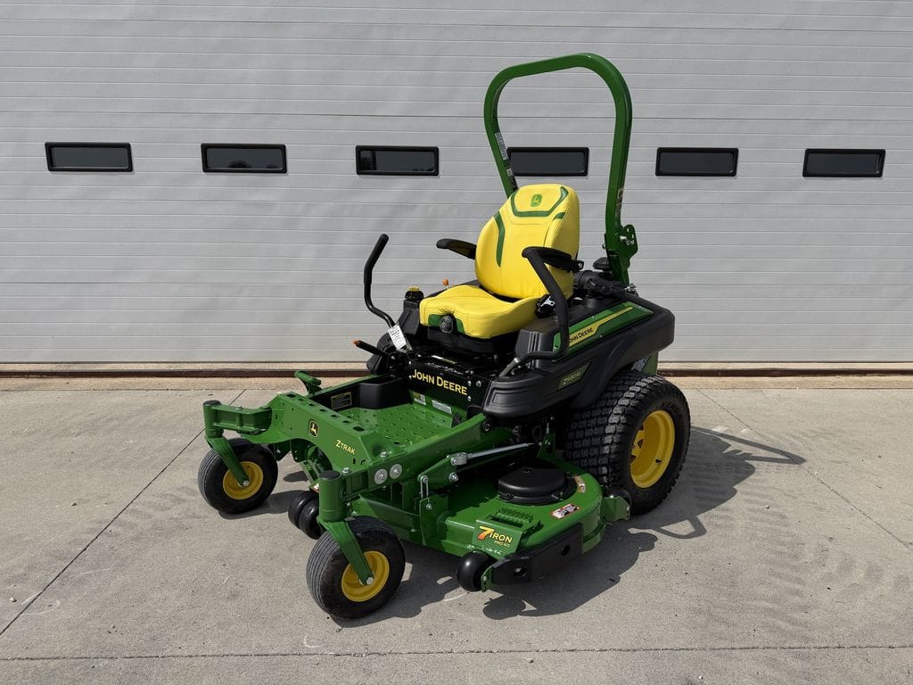 2026 John Deere Z930M Equipment Image0