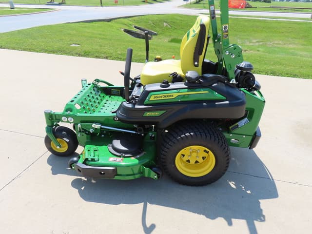 Image of John Deere Z930M equipment image 4
