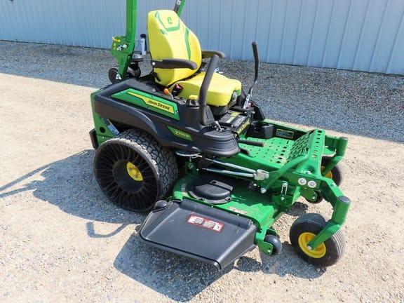 2026 John Deere Z930M Equipment Image0
