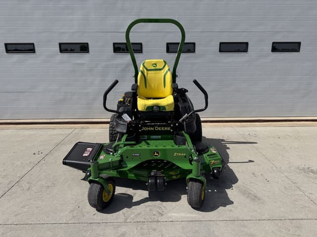 Image of John Deere Z930M equipment image 1