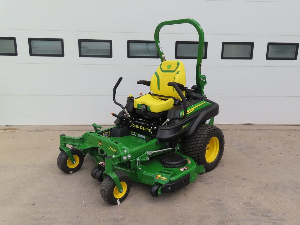 2026 John Deere Z930M Equipment Image0