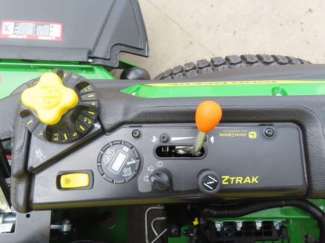Image of John Deere Z930M equipment image 2
