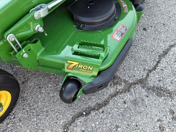 Image of John Deere Z930M equipment image 3