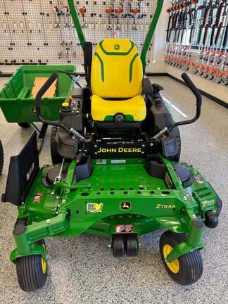 Image of John Deere Z930M equipment image 1