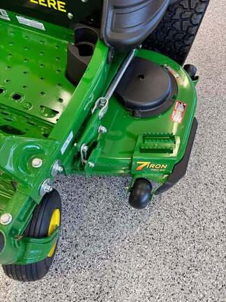 Image of John Deere Z930M equipment image 4