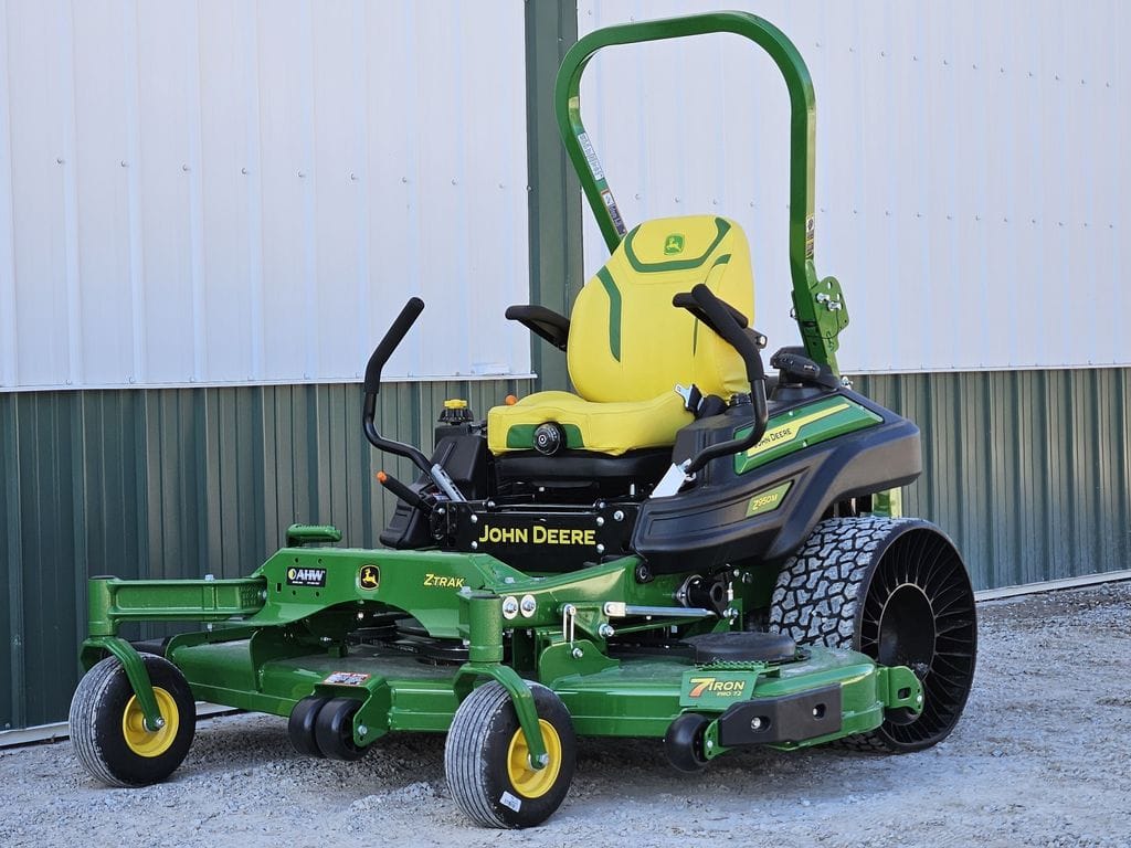 2026 John Deere Z950M Equipment Image0