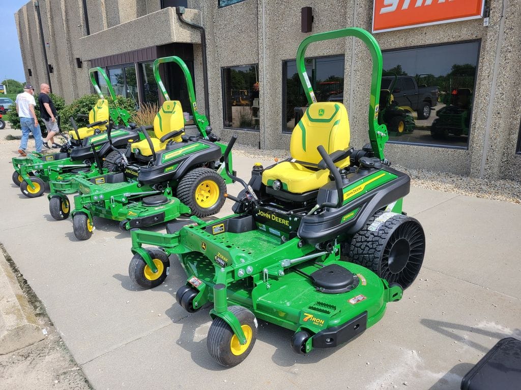 2026 John Deere Z950M Equipment Image0