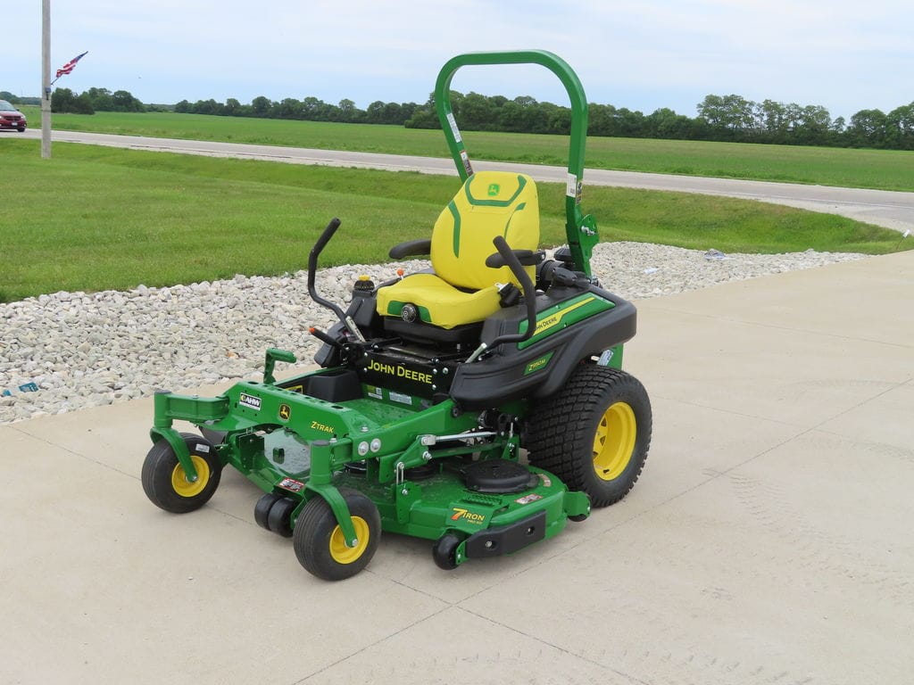 2026 John Deere Z950M Equipment Image0