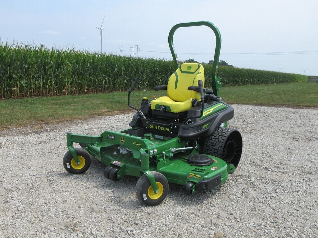 2026 John Deere Z950R Equipment Image0