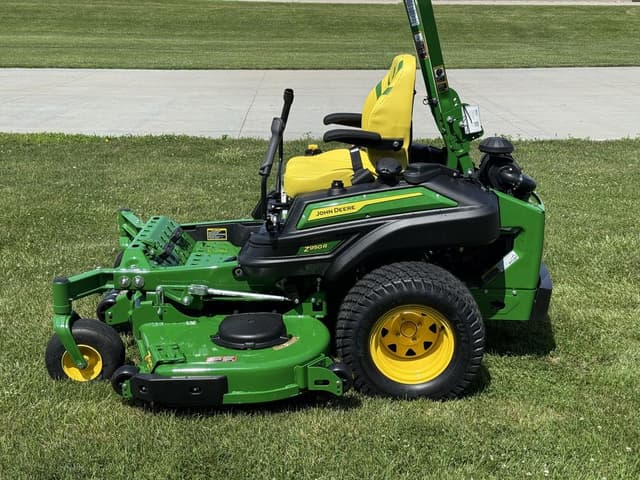 Image of John Deere Z950R equipment image 1
