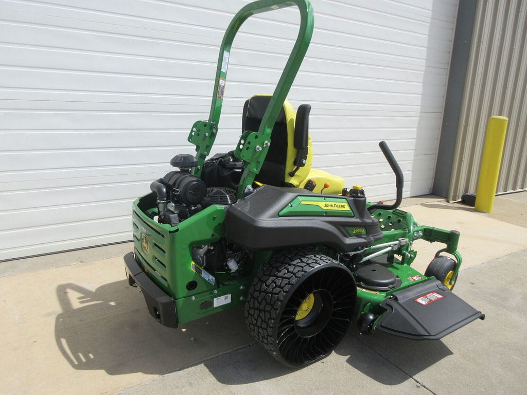 2026 John Deere Z955M Equipment Image0