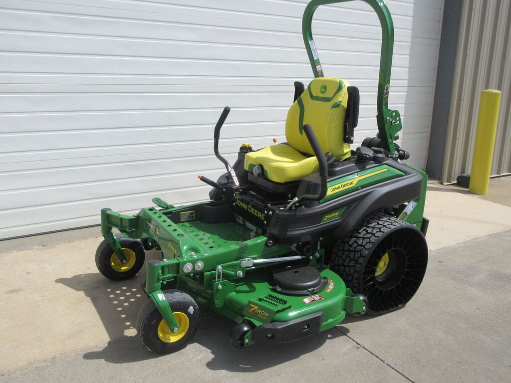 2026 John Deere Z955M Equipment Image0