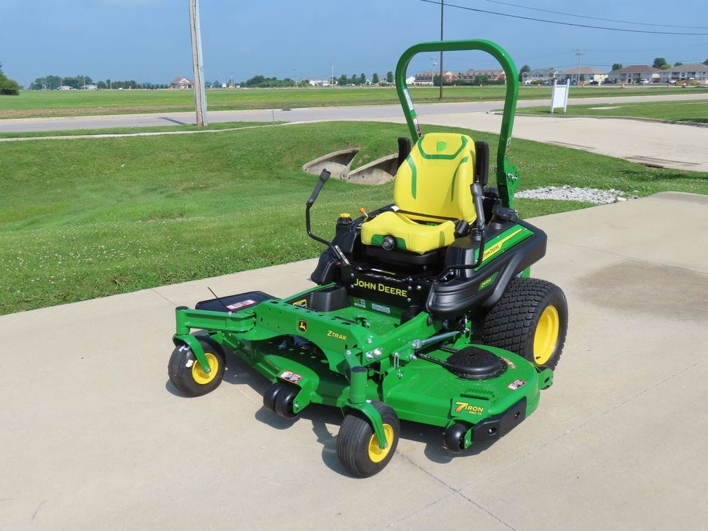 2026 John Deere Z970R Equipment Image0