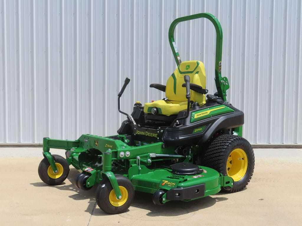 2026 John Deere Z970R Equipment Image0