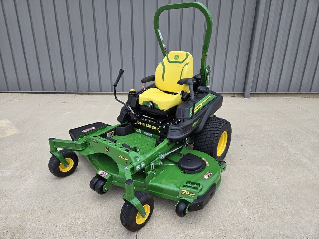 2026 John Deere Z970R Equipment Image0