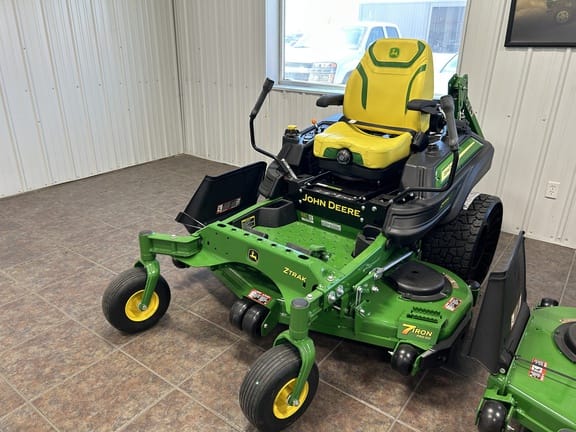 2026 John Deere Z970R Equipment Image0