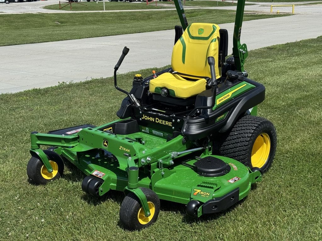 2026 John Deere Z970R Equipment Image0