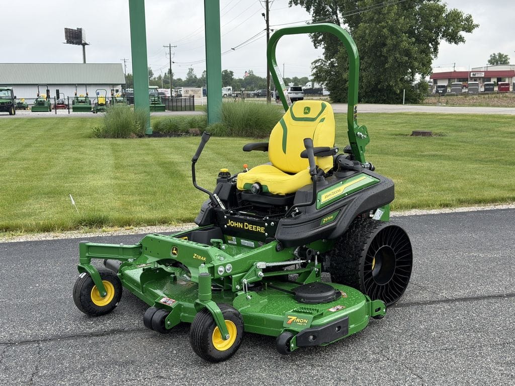 2026 John Deere Z970R Equipment Image0