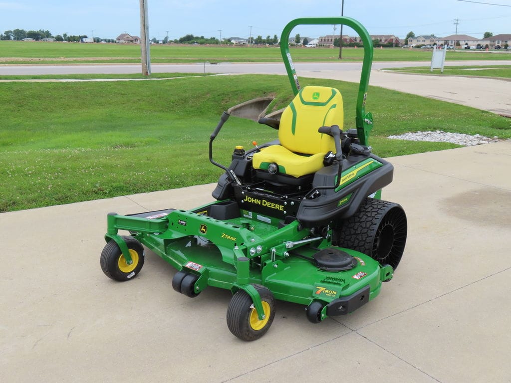 2026 John Deere Z970R Equipment Image0