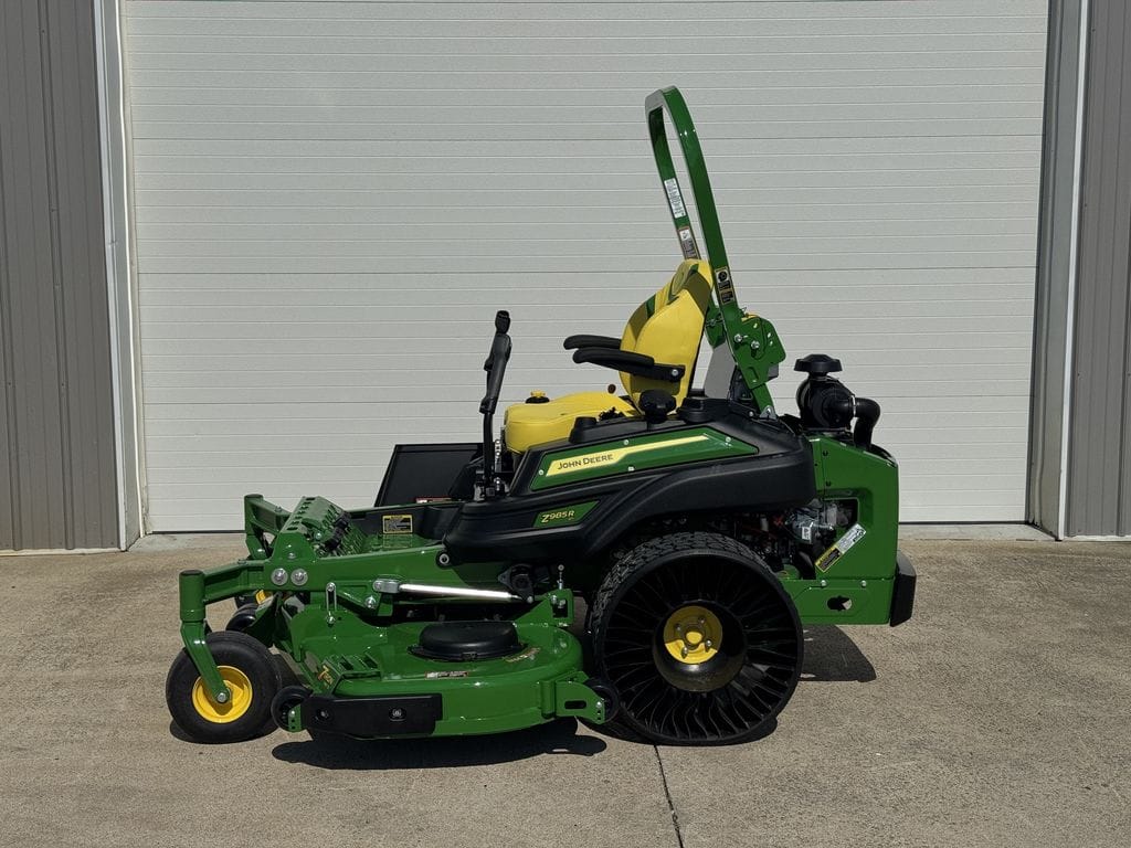 2026 John Deere Z985R Equipment Image0