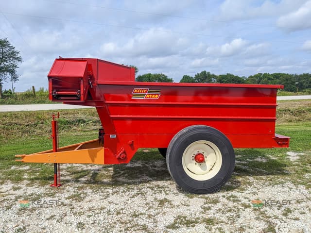 Image of Kelly Ryan Feed-R-Wagon equipment image 1