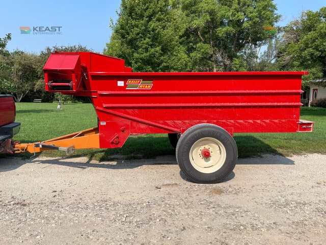 Image of Kelly Ryan Feed-R-Wagon equipment image 1
