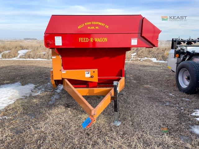 Image of Kelly Ryan Feed-R-Wagon equipment image 1