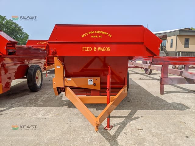 Image of Kelly Ryan Feed-R-Wagon equipment image 2