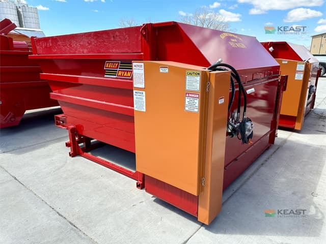 Image of Kelly Ryan Feed-R-Wagon equipment image 1