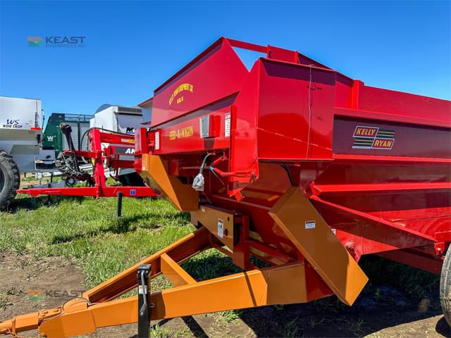 Image of Kelly Ryan Feed-R-Wagon equipment image 4