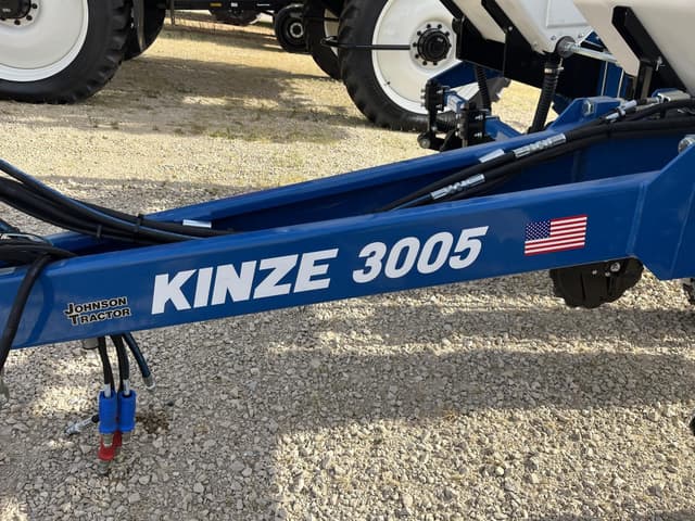 Image of Kinze 3005 equipment image 4