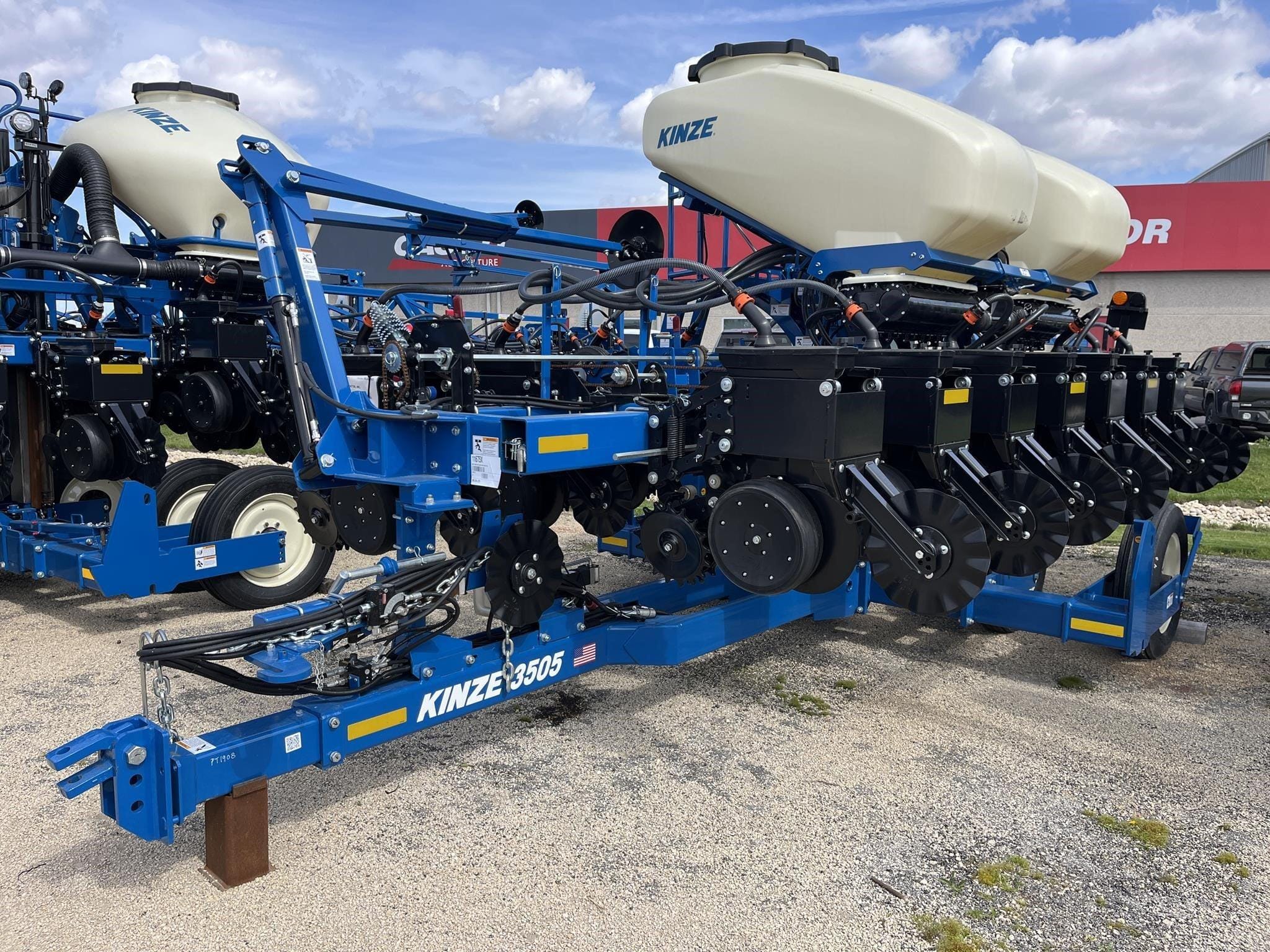 2026 Kinze 3505 Equipment Image0