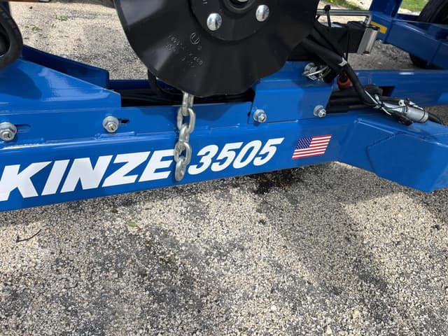 Image of Kinze 3505 equipment image 3