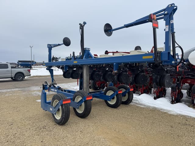 Image of Kinze 3505 equipment image 2