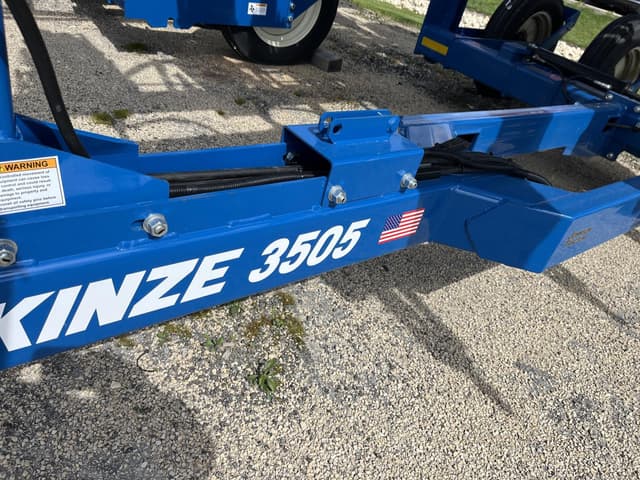 Image of Kinze 3505 equipment image 4