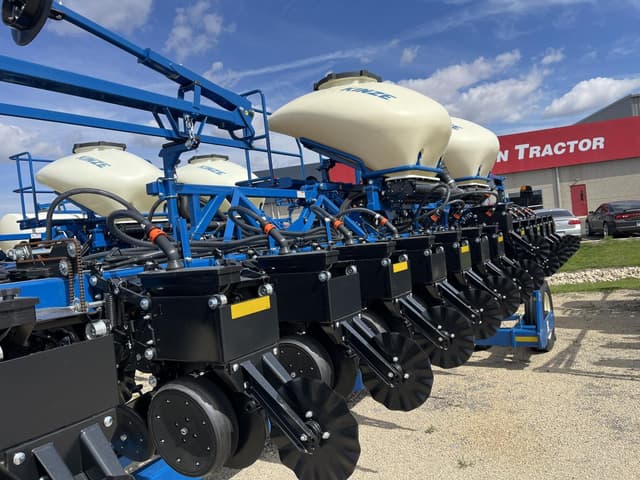 Image of Kinze 3605 equipment image 1
