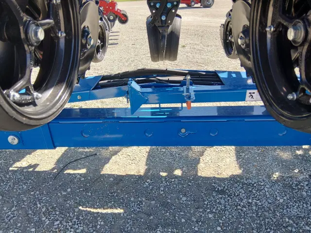 Image of Kinze 5670 equipment image 3